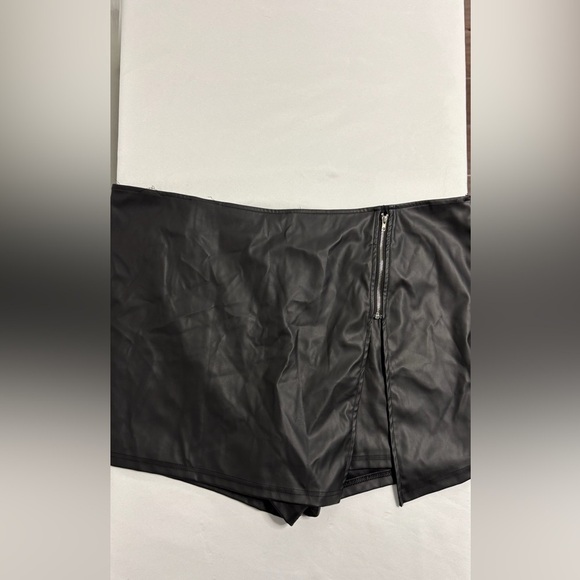 Dresses & Skirts - New with tags, womens size 3XL skirt, #M1049